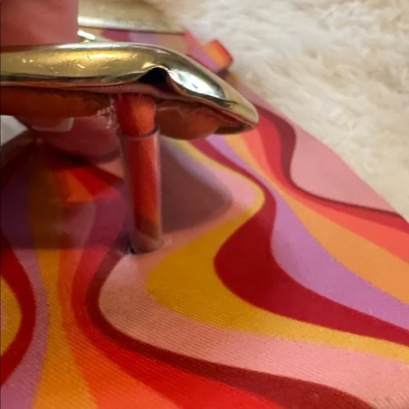 Jeffrey Campbell Wave Pattern Sandals with Gold Detail - Picture 8 of 8